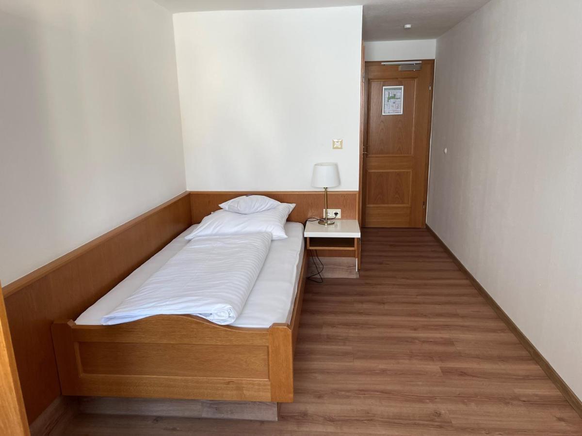 Hotel Jungbraeu Абенсберг Экстерьер фото