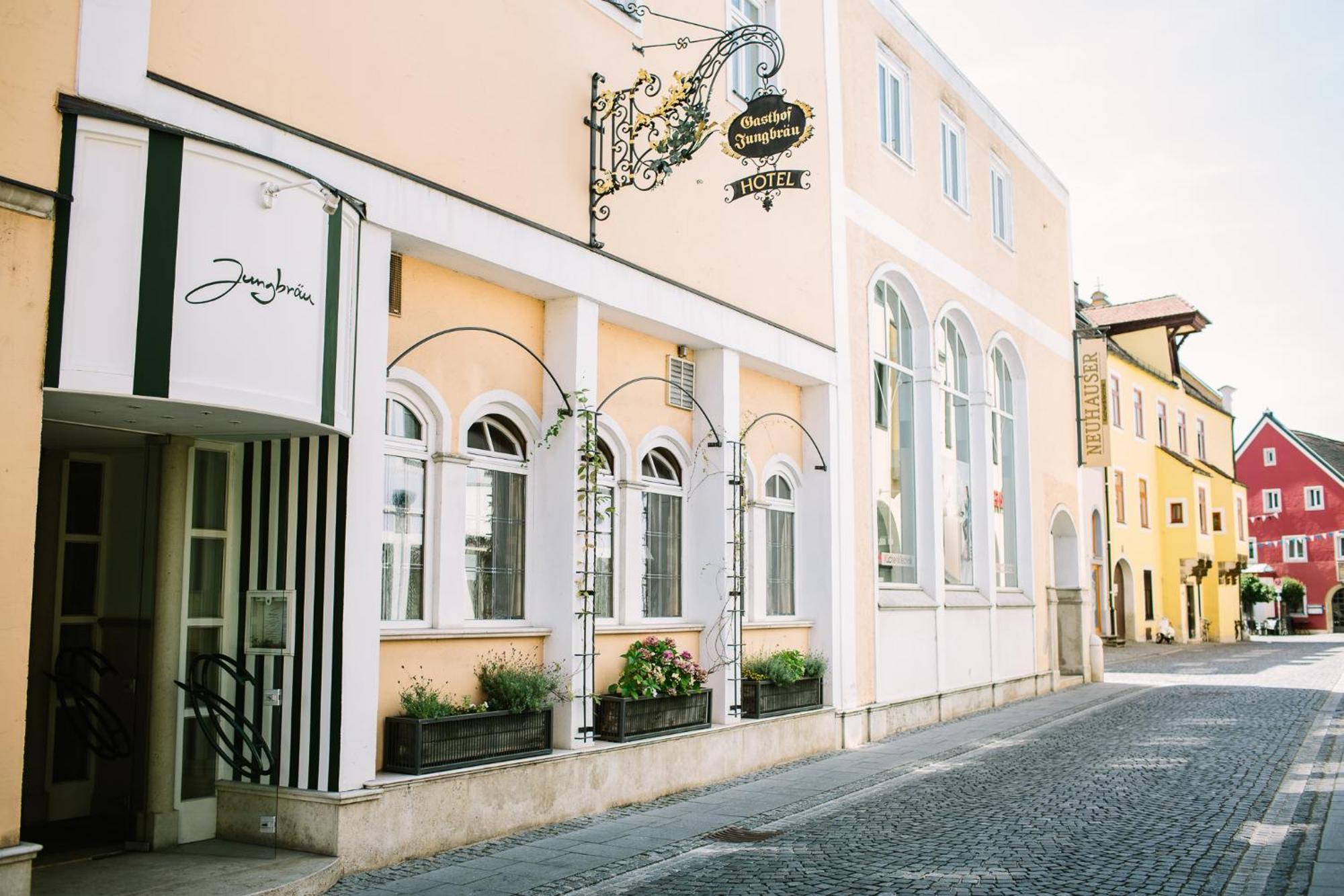 Hotel Jungbraeu Абенсберг Экстерьер фото
